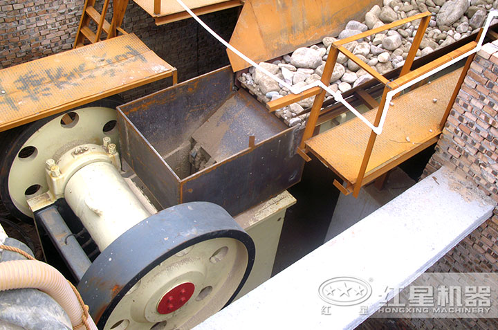 顎式破碎機(jī)、給料機(jī)